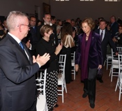 Doña Sofía accede al Museo Sefardí